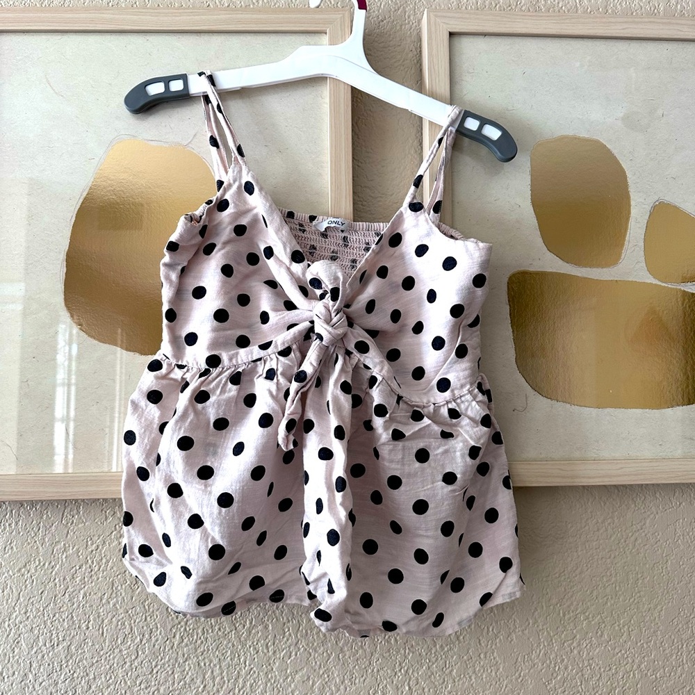 Polka dots front knot strap top
